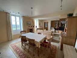 Beautiful renovated Bearnaise Farmhouse with Exceptional Views of the Pyrenees Mountains